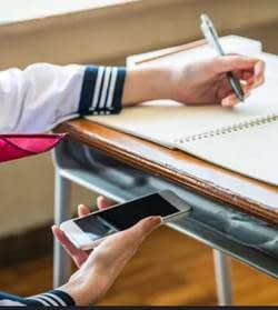 Handy benutzen 📱